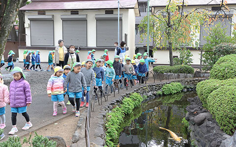 七五三参拝（天祖諏訪神社で祝詞をあげていただきます。）の様子